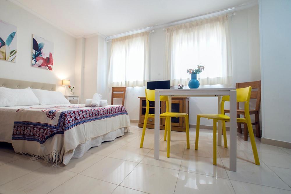 Apartamentos Amat - Only Adult - Playa El Bajondillo Torremolinos Exteriér fotografie