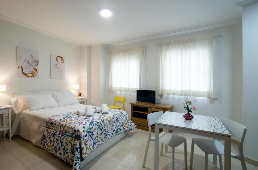 Apartamentos Amat - Only Adult - Playa El Bajondillo Torremolinos Exteriér fotografie