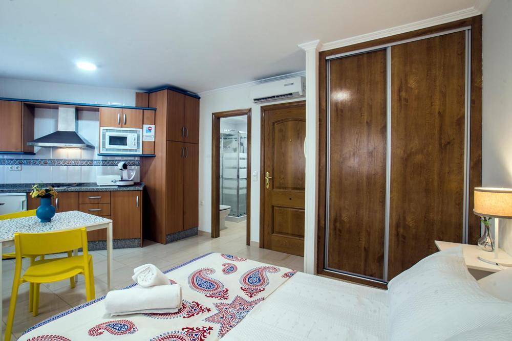 Apartamentos Amat - Only Adult - Playa El Bajondillo Torremolinos Exteriér fotografie